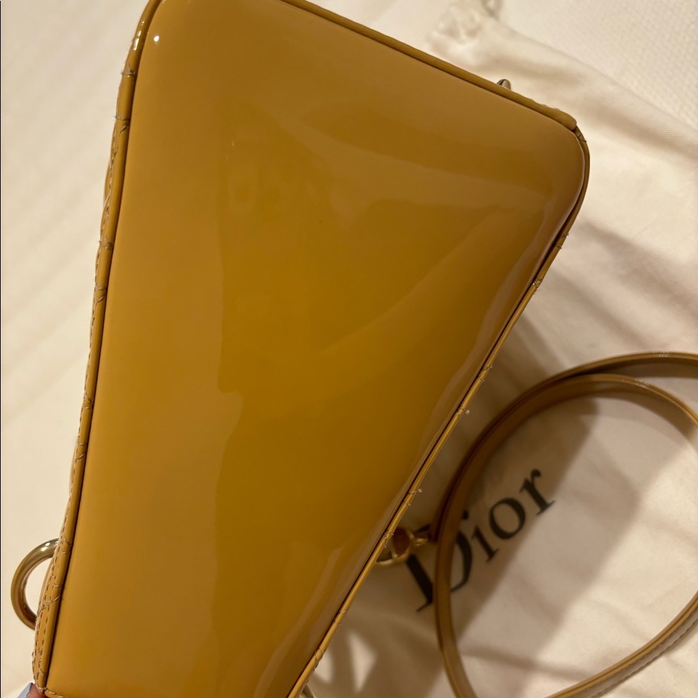 Christian Dior authentic Patent Medium Lady Dior Bag Beige - Picture 6 of 14
